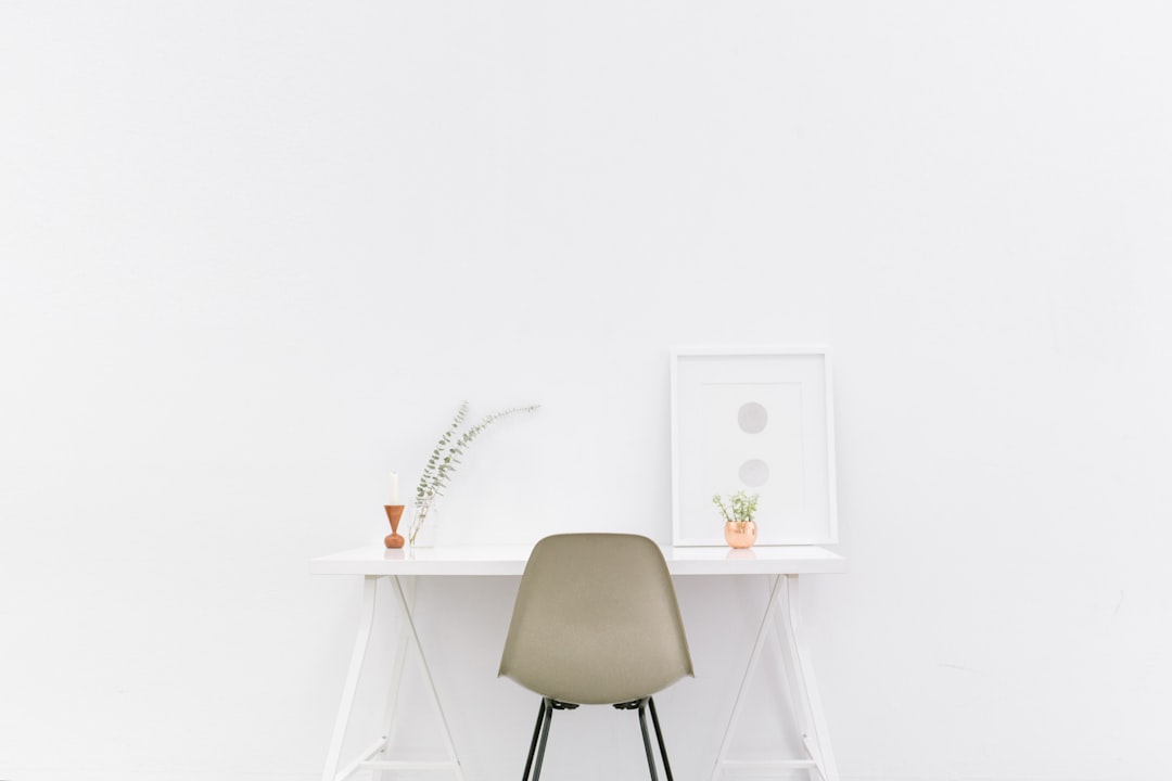 Photo Minimalist furniture